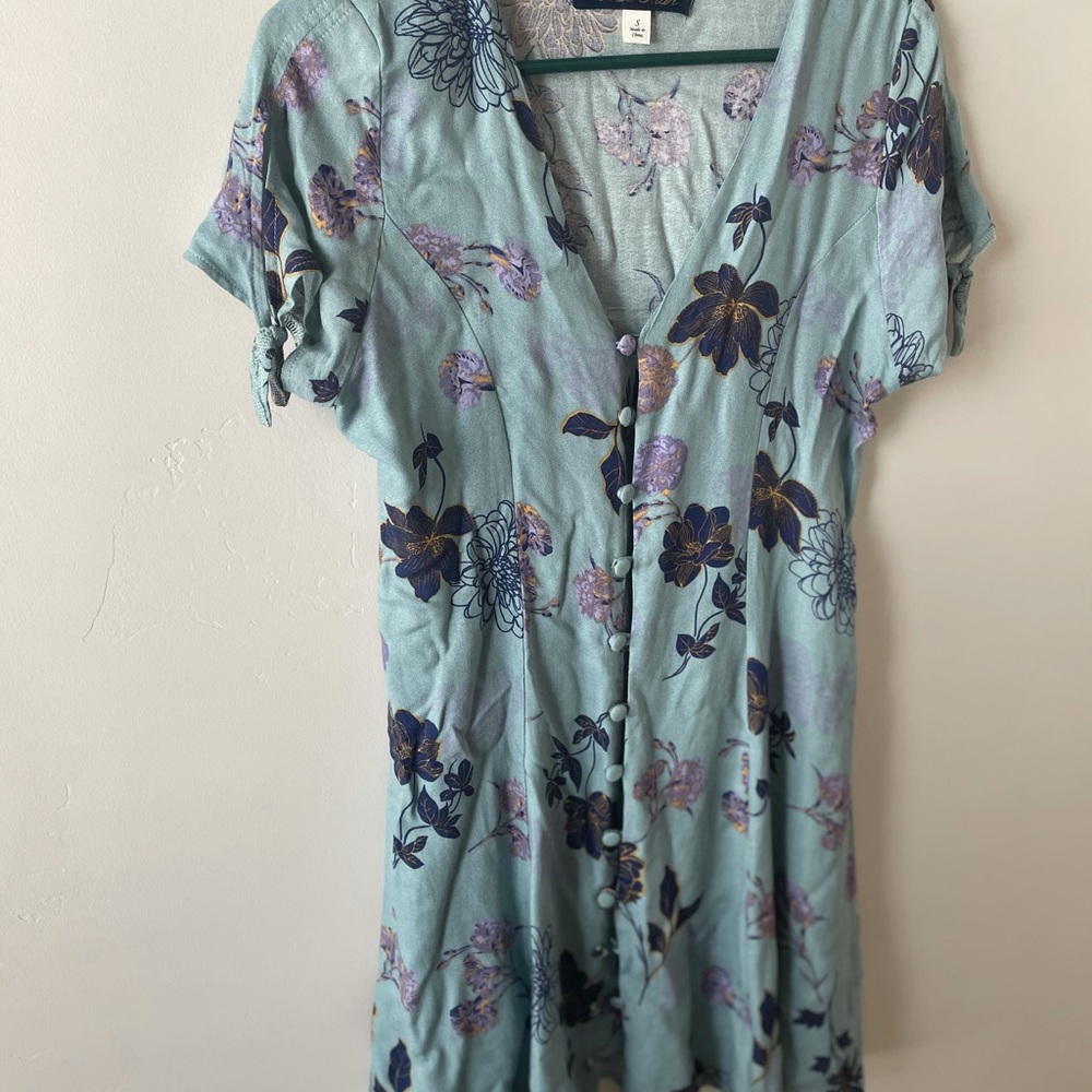 Francesca’s teal floral vintage button swing dress